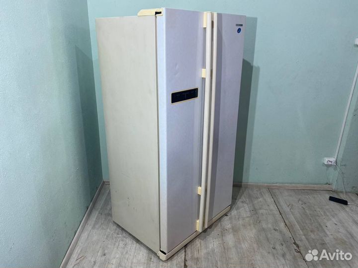 Холодильник Side by side Samsung