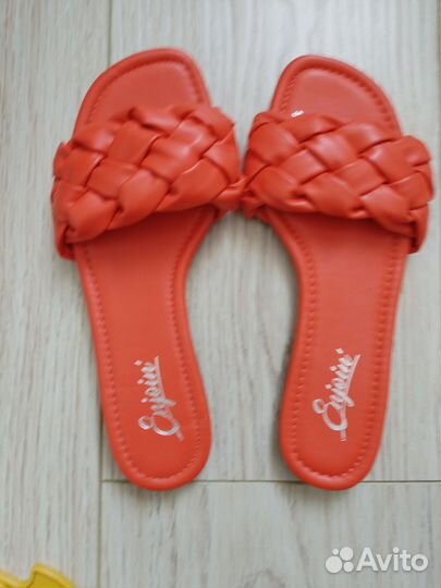 Шлепанцы женские 36 размер