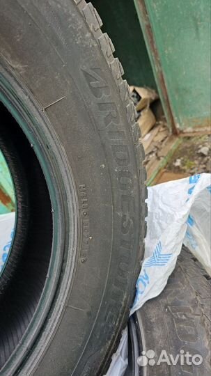 Bridgestone Blizzak Spike-02 SUV 235/65 R17 108