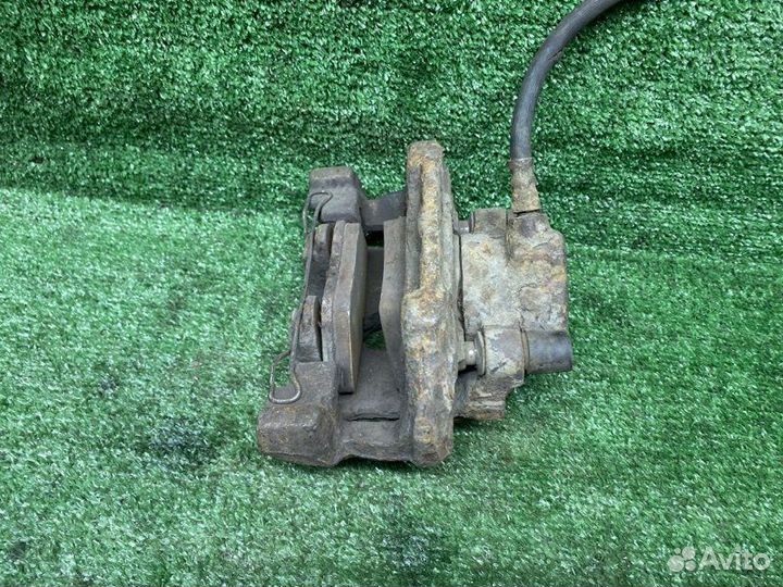 Тормозной суппорт передний левый Mercedes-Benz E