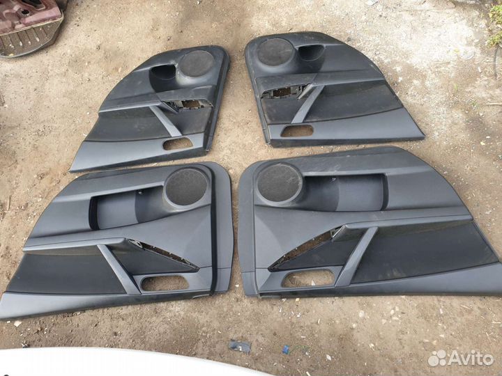 Обшивка дверей Mazda 3 BL