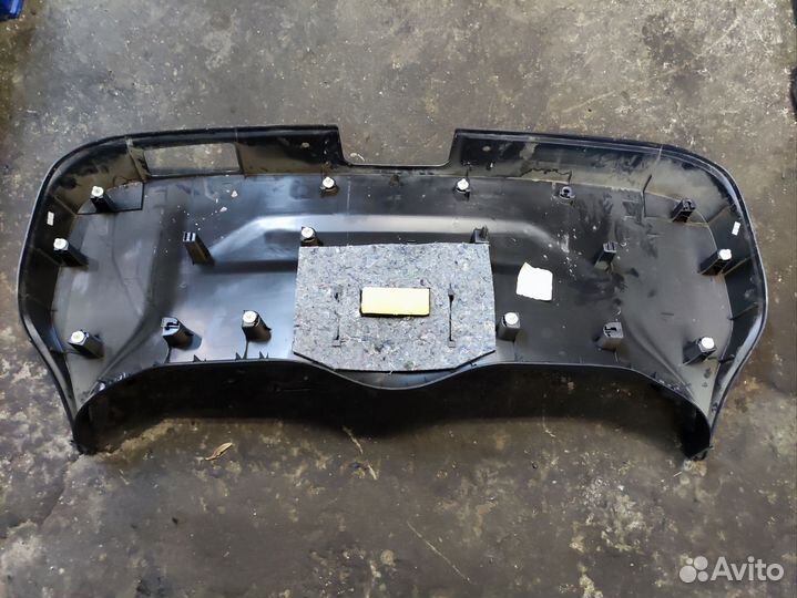 Обшивка крышки багажника Nissan qashqai j11