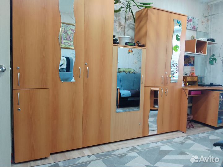 Набор шкафов. Стол, тумба