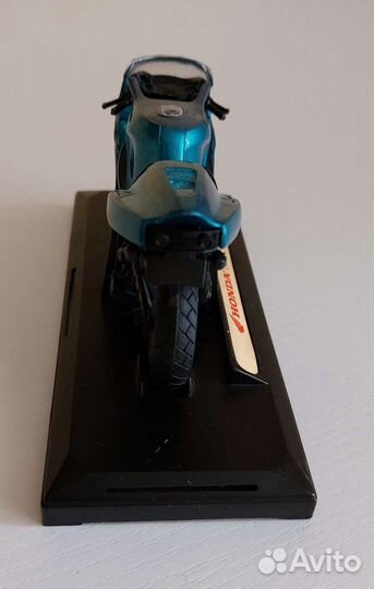 Модель мотоцикла Honda NR