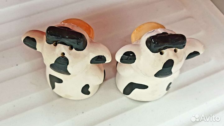 Солонка и перечница коровки