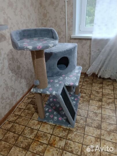 Домик для кошки с когтеточкой,новый
