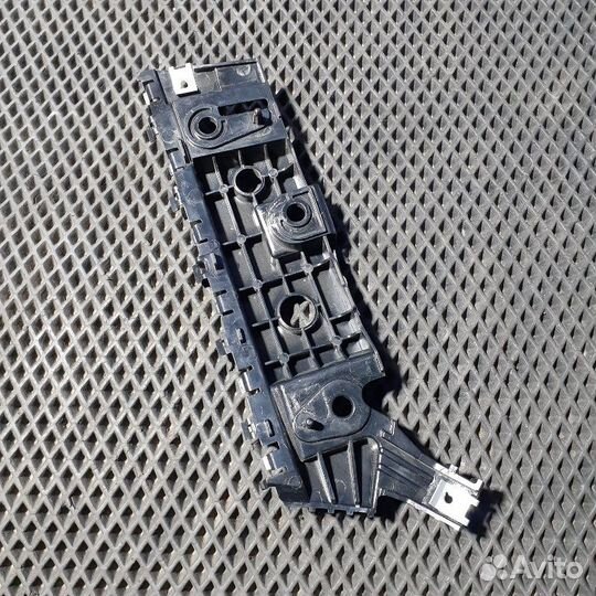 Крепление бампера переднее левое Chery Tiggo 4