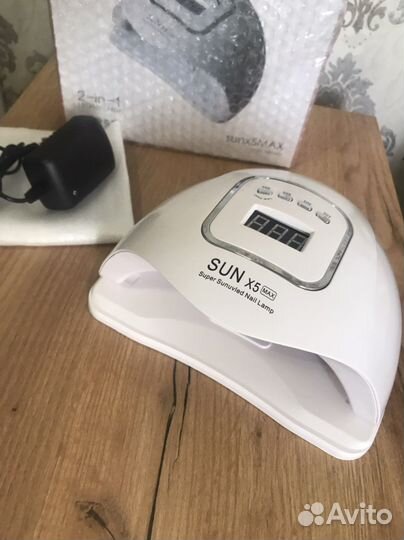 Новая гибридная лампа для маникюра