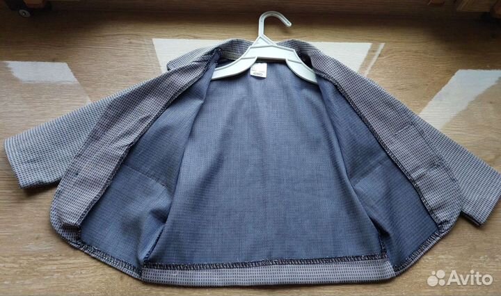 Пиджак детский 86 новый и жилетка вязаная