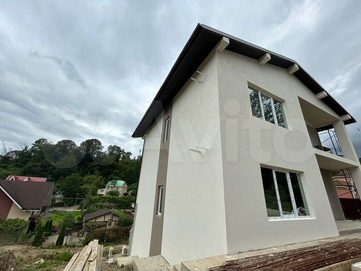 Дом 300 м² на участке 6,5 сот.