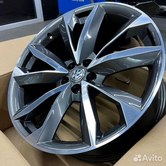 Диски на Audi Ауди Q7 4M R21