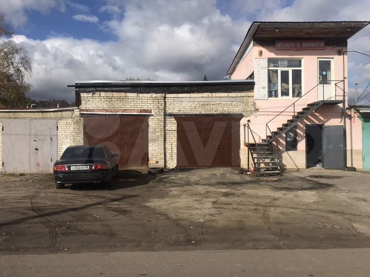 Гараж, > 30 м²