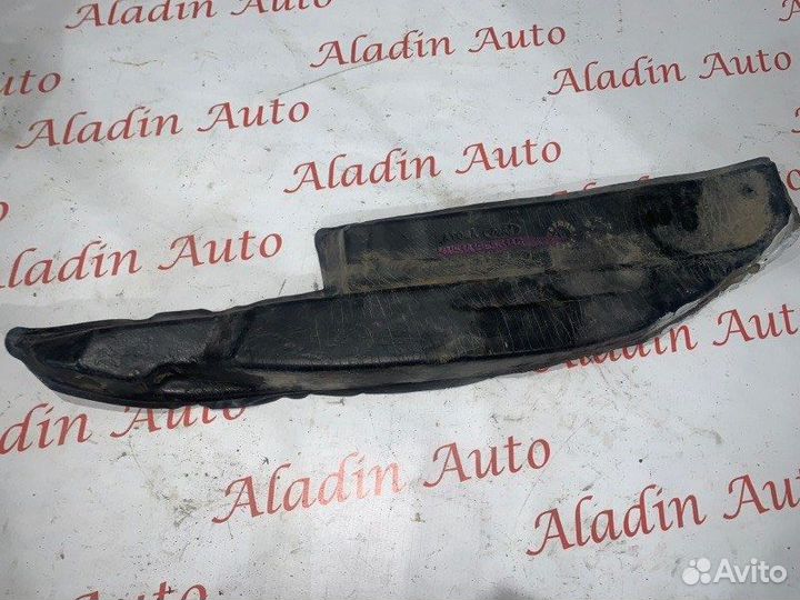 Уплотнитель крыла передний левый Ford Focus 3 1.6