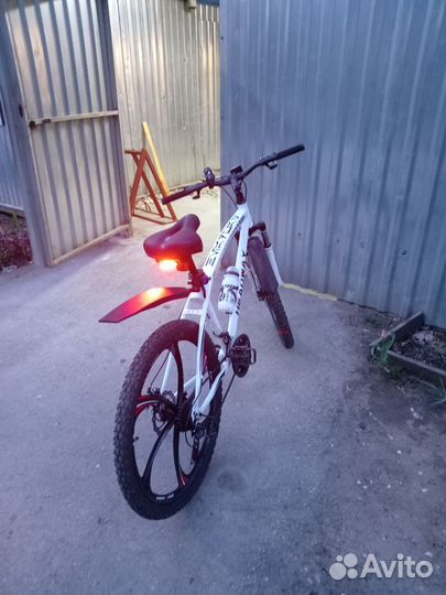 Велосипед на литых дисках