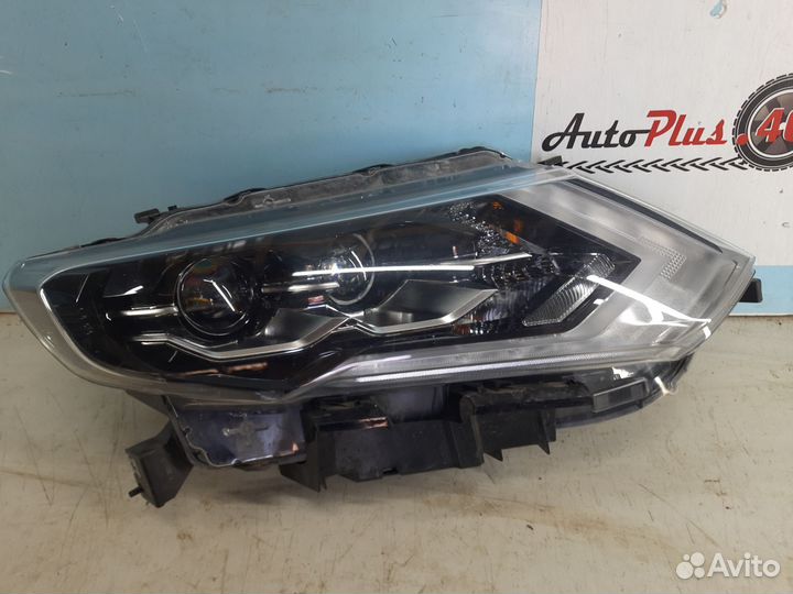 Фара правая Nissan x-trail T-32 оригинал