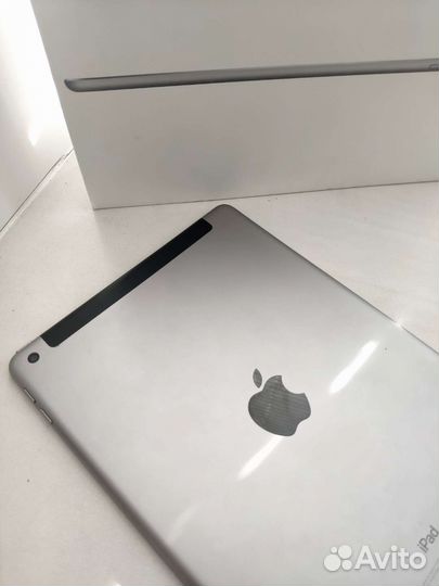 iPad 5 поколения 32Gb состояние нового, с чеком