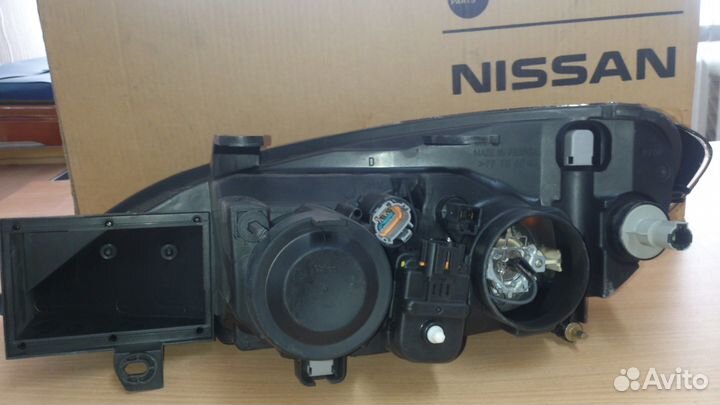 Фара правая 260109F686 nissan primera 1999-2001