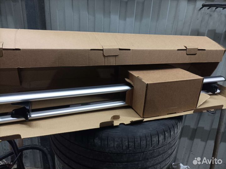 Бокс на крышу автомобиля