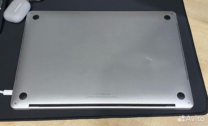 Apple Macbook pro 15.6 2017 года