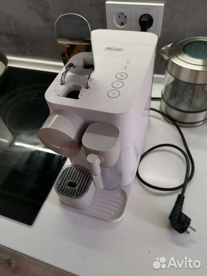 Кофемашина Delonghi Nespresso Lattissima One