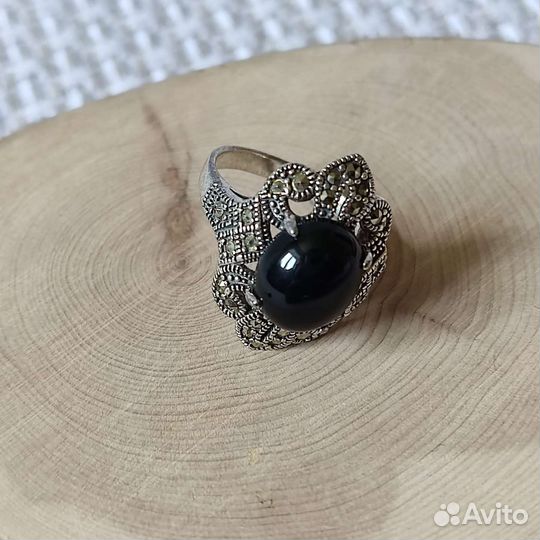 Серьги, кольцо серебряные с ониксами и марказитами