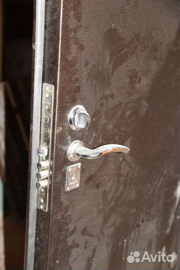 Дверь входная металлическая