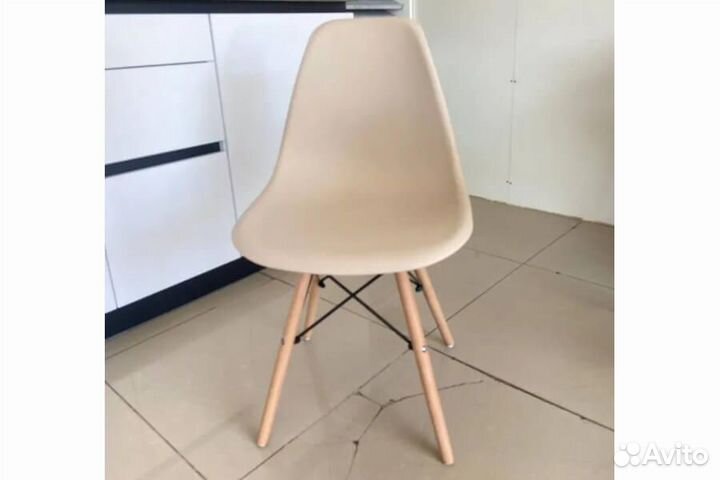 Стулья кухонные Eames новые цвета
