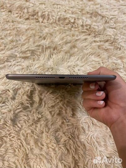 Планшет apple iPad mini 4