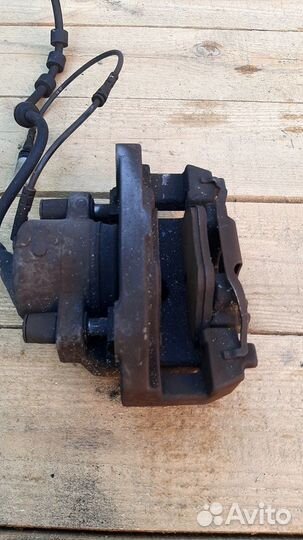 Суппорт передний BMW 5-Series 525I E60