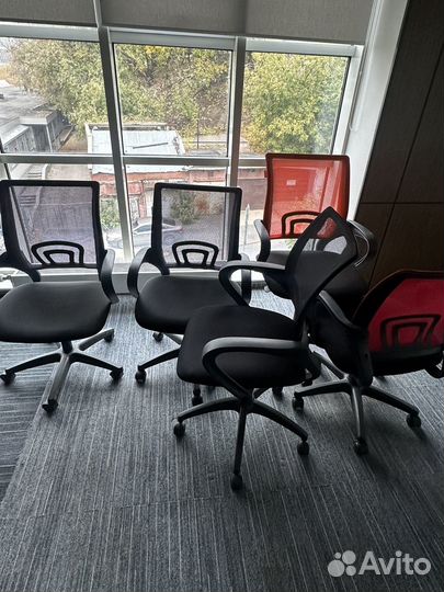 Компьютерное офисное кресло