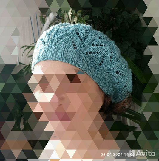 Берет женский ручной вязки