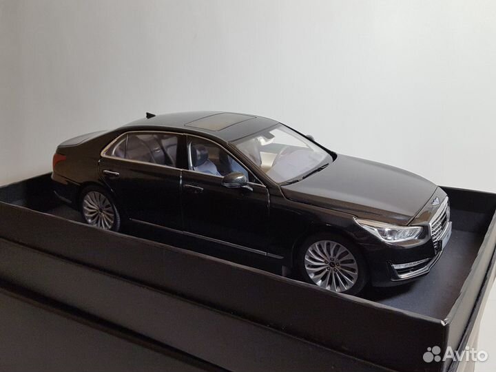 1:18 Hyundai Genesis G90 EQ900 V8 5.0 Htrac Black