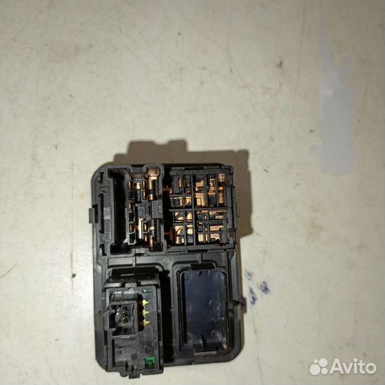 Блок управления зеркалами Nissan Almera ClassicB10