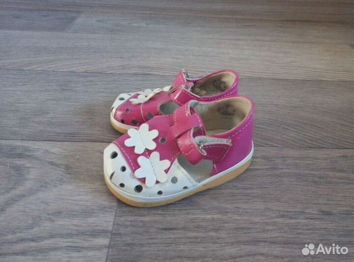 Сандали для девочки в идеальном сост. Р-р 10,5 см