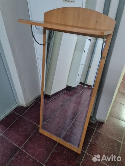 Зеркало настенное