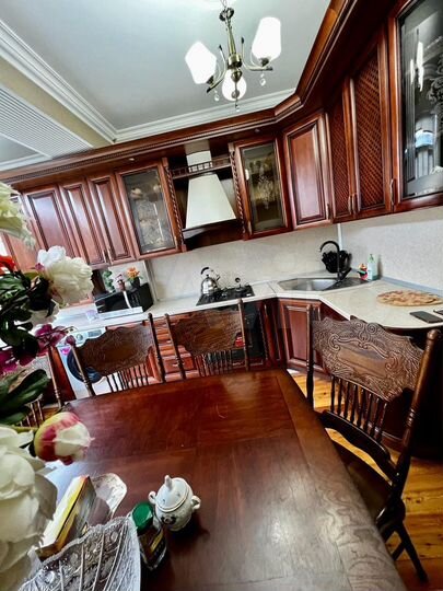 2-к. квартира, 65 м², 1/9 эт.