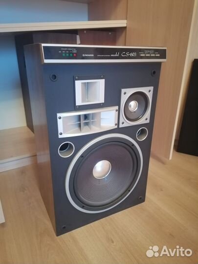 Акустические колонки большие
