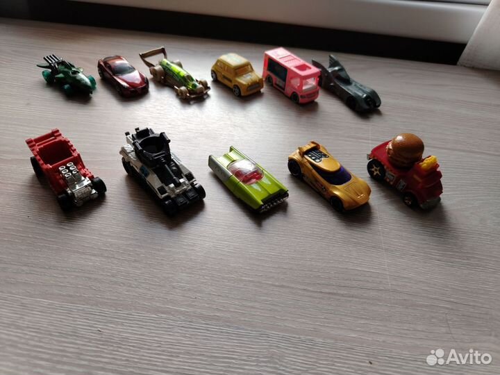 Hot wheels машинки