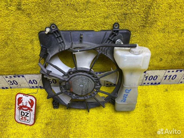 Диффузор радиатора передний левый Honda Fit