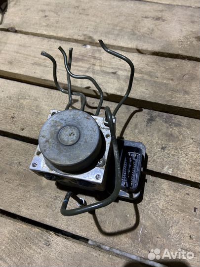 Блок ABS (насос) для Toyota Corolla E15