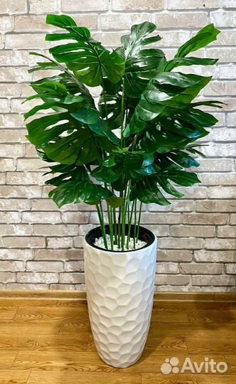 Искусственный цветок большой