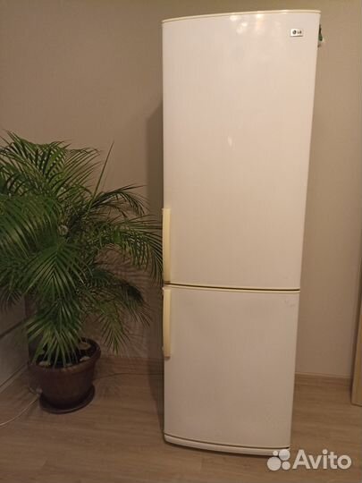 Продаю холодильник