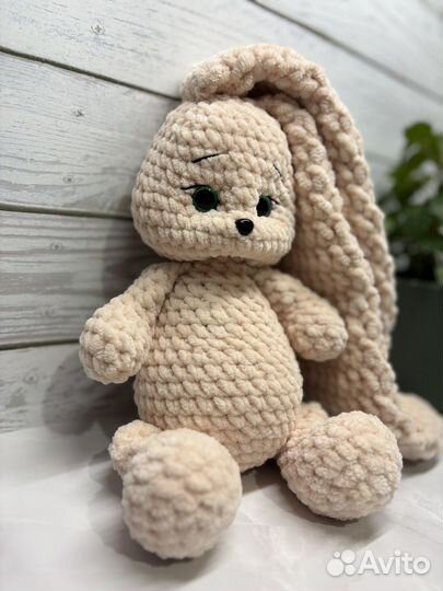 Мягкая игрушка из плюшевой пряжи - зайка