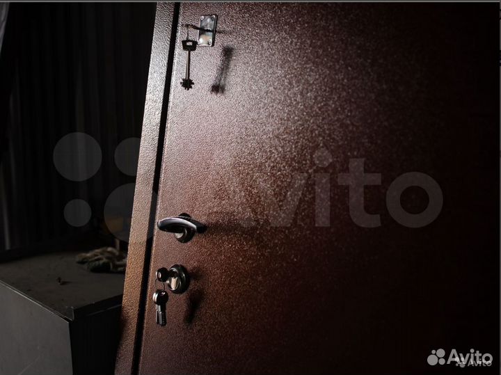 Дверь входная металлическая