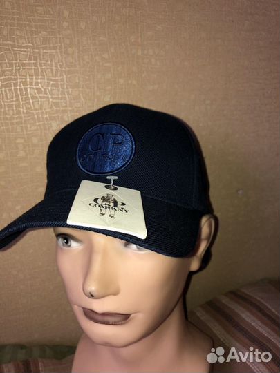 Бейсболка с линзами