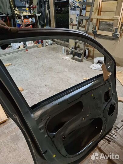 Дверь Mitsubishi outlander xl перед. Левая
