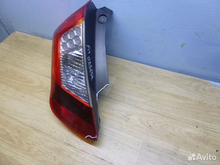 Фонарь задний левый honda Fit 2013-2017