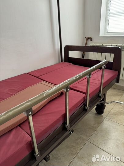 Специальная кровать для лежачих больных