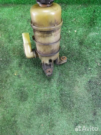 Бачок гур Mazda Xedos 9