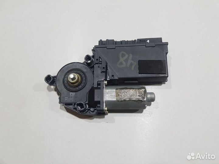 Моторчик стеклоподъемника левый ауди а8 audi s8